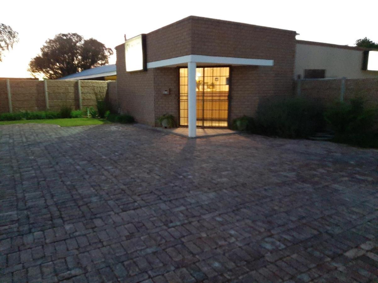 Ferienwohnung En Route Beaufort West Exterior foto